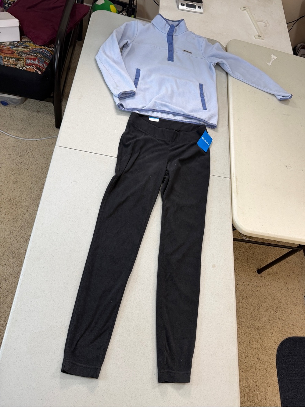 Columbia Black Fleece Leggings and sweater with Blue Tag M